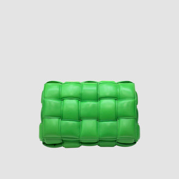 BOTTEGA VENETA パディッドパディングレザーカセットバッグレイシンググリーン591970 156515279