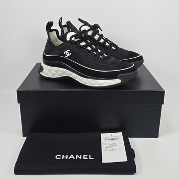 CHANEL Mixed Fiber Sneaker (240) 156515899