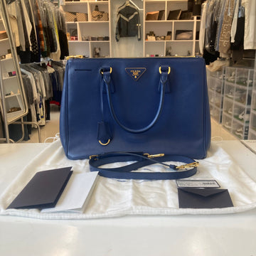PRADA サフィアーノ ゴールドトートバッグ ネイビー 156519394