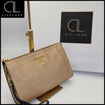 PRADA Saffiano Clutch mit abnehmbarem Schulterriemen 156552271