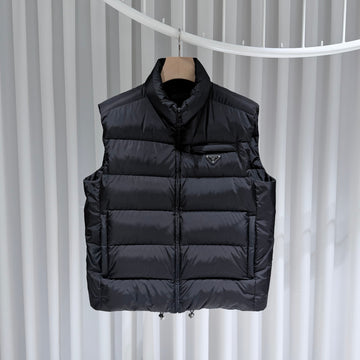 PRADA Dreieckslogo Nylon Daunen Weste Schwarz 156656921