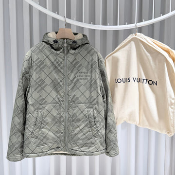 LOUIS VUITTON Reversible Fleece Windbreaker in Damier 156657372
