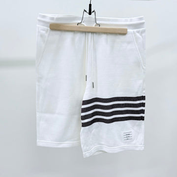 THOM BROWNE 斜めストラップループバッグスウェットショートパンツ ホワイト 156693945