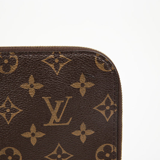 Louis Vuitton Etui Boyage MM Clutch 156158067