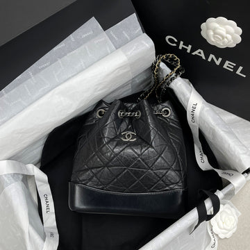 CHANEL Gabrielle Rucksack klein schwarz mit Silberbeschläge A94485 156799506