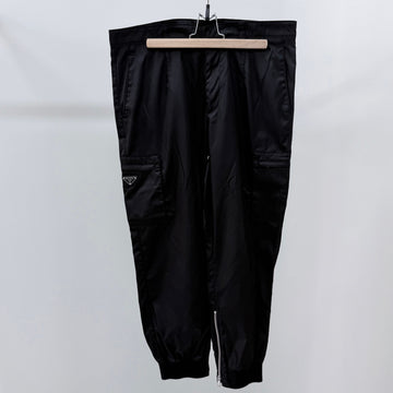PRADA 三角ロゴリナイロンパンツ ブラック 52 156801883