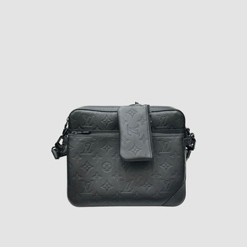 Louis Vuitton Shadow Trio Messenger Bag M46602 156827385