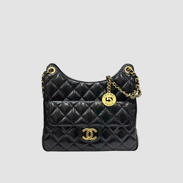 CHANEL Hobo Bag Shiny Schwarz Medium AS4322 156827571
