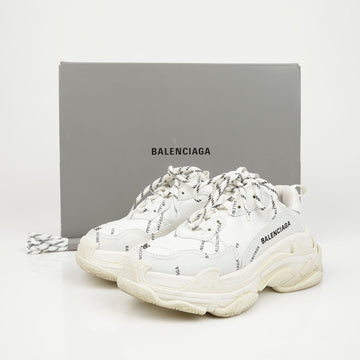BALENCIAGA Allover Logo Triple S Sneakers Weiß 156721946