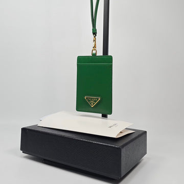 PRADA Dreieckiges Logo Vitello Leder Halskette Kartenhalter 156912917