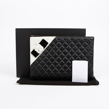 CHANEL Leder Camellia Dekor Clutch Schwarz Pink 156682938
