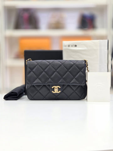 CHANEL Caviar Handtasche mit goldener Kette as4594 156980345