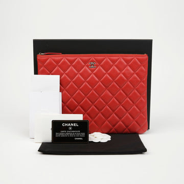 CHANEL クラシック ニュー ミディアム クラッチ 156509652