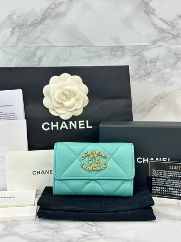 CHANEL 19 Flap Card Wallet Gold Mint 157028683