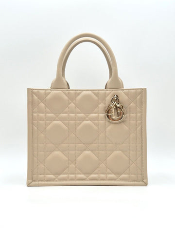 DIOR バケットトートバッグ スモール カナージュ パウダーベージュ(M1325) 157066076