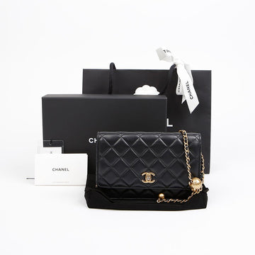 CHANEL ゴールドボールラムスキンブラックチェーンバッグ金具 156516021