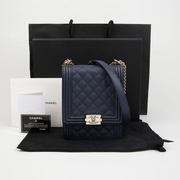 CHANEL ボーイ ノース サウス フラップ ショルダー クロスバッグ 156909571