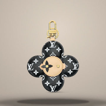 LOUIS VUITTON Vivienne Bag Charm Schwarz M03819 157105399