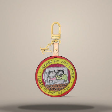 LOUIS VUITTON Schlafende Katze Charm Schlüsselanhänger Gelb M02950 157105412