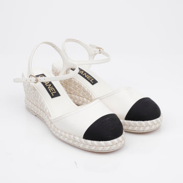 CHANEL Espadrille Sandals with CC Logo Size 38 156516150 [P]