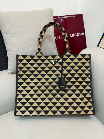 PRADA シンボルジャカードトートバッグ 157120550
