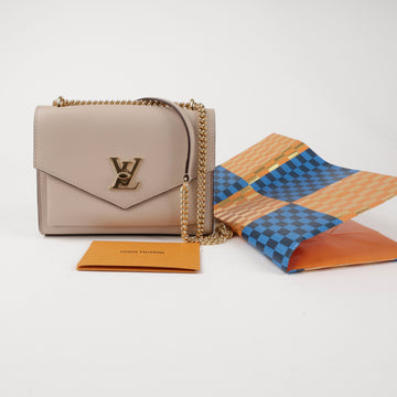 Louis Vuitton Grained Leather Chain Bag Gray 156821610