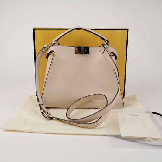 FENDI Medium Peekaboo Iconic Essential Tote Schultertasche Ivory Silber 156932960