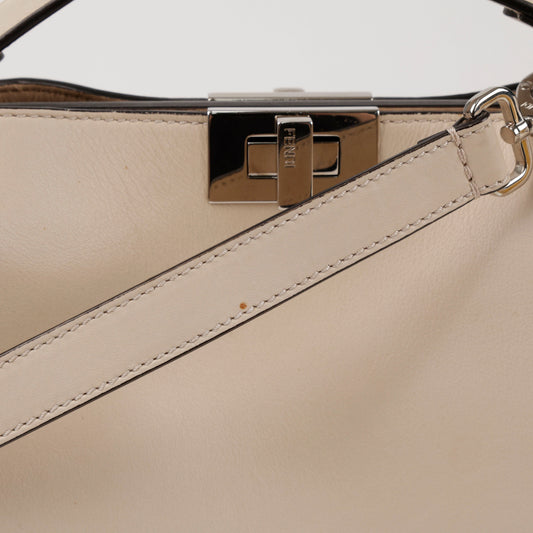 FENDI Medium Peekaboo Iconic Essential Tote Schultertasche Ivory Silber 156932960