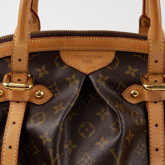 Louis Vuitton Neverfull Canvas Shoulder Bag 156974924