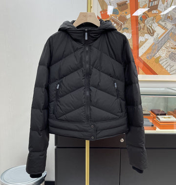 HERMES Kurze Pufferjacke schwarz H6H0164 157121007