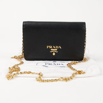 PRADA サフィアーノ チェーン クロスボディバッグ ブラック 156718670