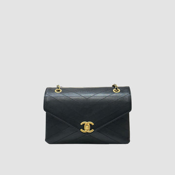 CHANEL Chevron Black Quilted Shoulder Bag A57551 25 Series 157162765