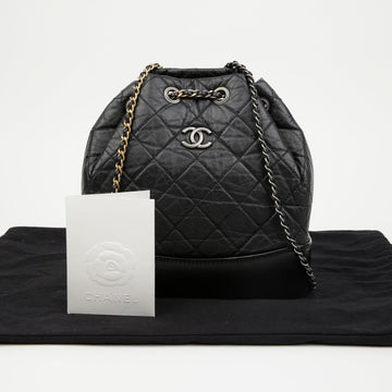 CHANEL Klein Vintage Kalbsleder Rucksack Schwarz mit Silberbeschlägen 156959381
