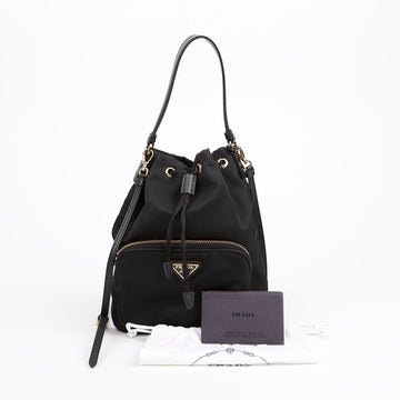 PRADA Dreieckslogo Nylon Eimer Tasche Schwarz 156724804
