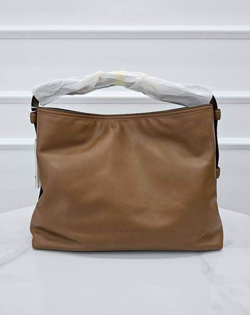 Gucci Beatrice Medium Shoulder Bag 850926 156245571