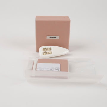 MIU MIU レディース パテントレザー ヘアクリップ 157115384