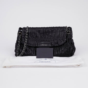PRADA Nappa-Leder Gofre Ketten-Schultertasche Schwarz 156904710