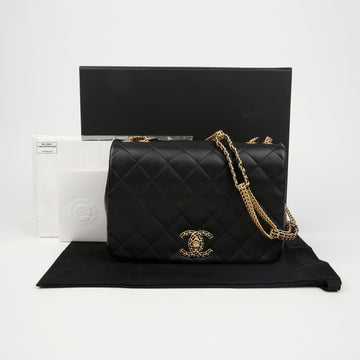CHANEL Klein Flap Ketten Schultertasche 156978587