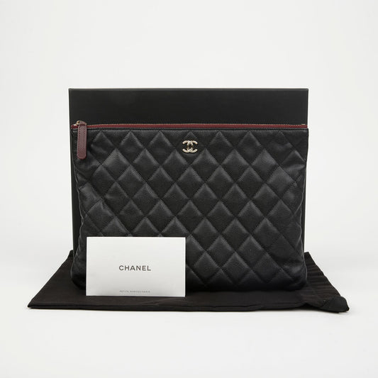 CHANEL クラシックキャビアミディアムクラッチ ブラック ゴールド金具 157004514 [P]