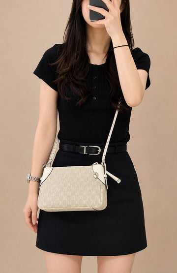 GUCCI Klein Schultertasche mit GG-Emblem Weiß 815218 157235231