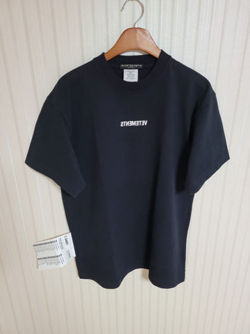 vetements Paper Logo Oversized T-Shirt [XS] 157236080