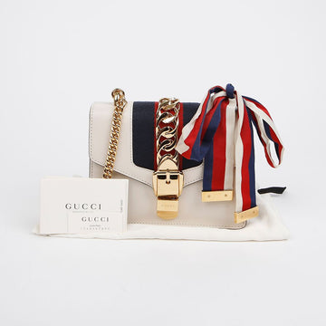 GUCCI Mini-Chain-Shoulderbag aus Leder Weiß 157010542
