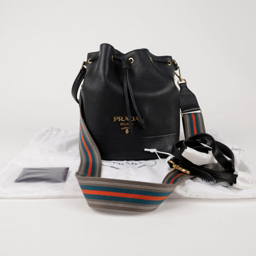 PRADA Vitello Dino Leder Bucket Bag Schwarz 157090534