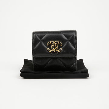 CHANEL Nineteen Classic Bifold Wallet Black 157091428