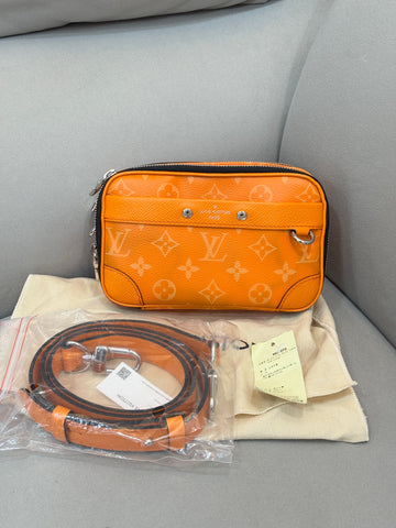LOUIS VUITTON 新商品 アルファ モノグラム クロスバッグ 157343832