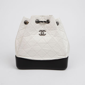 CHANEL Gabrielle Kleine Kalbsleder Rucksack Weiß Schwarz 157229778