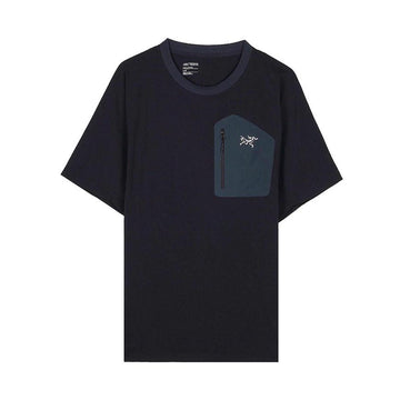 ARC TERYX Schwarzes und graues T-Shirt mit versteckter Tasche SS26 für Herren 157406046