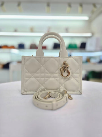 DIOR ラテ ミニ ブックトート クロスバッグ S5573OWHP 157501724