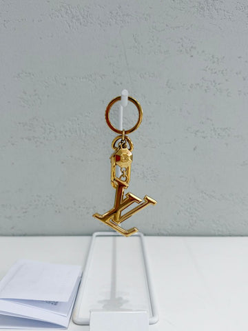 Louis Vuitton Key Holder M65216 157523541