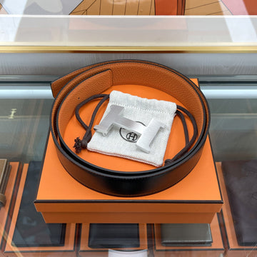 HERMES Umkehrbarer Gürtel 100 Schwarz/Orange mit satinierter Silberbeschläge 38mm H077971 157550477